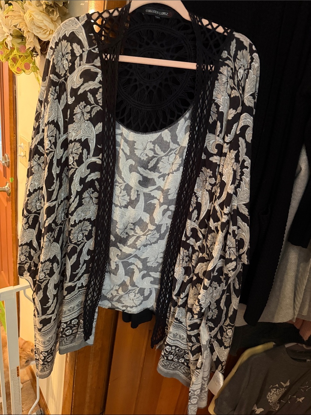 Colleen Lopez Black & taupe Floral Open-Front Kimono